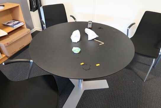 Mødebord med 4 stk. mødestole FOUR DESIGN