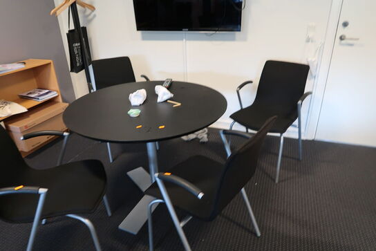 Mødebord med 4 stk. mødestole FOUR DESIGN
