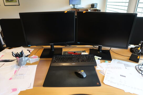 2 stk. computerskærme SAMSUNG S24E650 med tastatur og mus