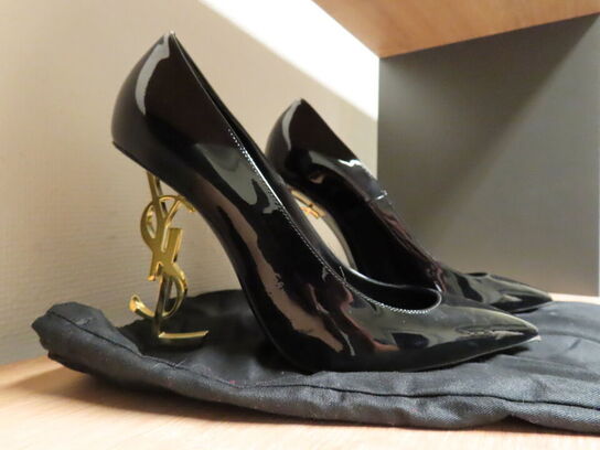 Stiletter, SAINT LAURENT m. original kasse og skoposer