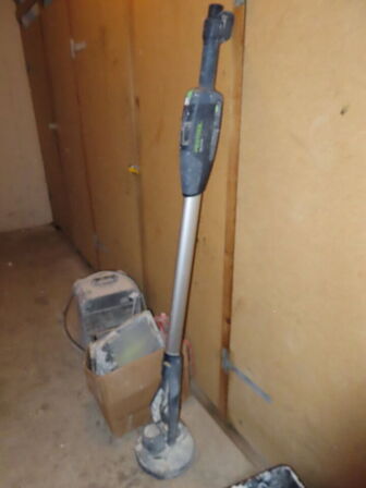 Tøm rummet for værktøj, stiger og materialer