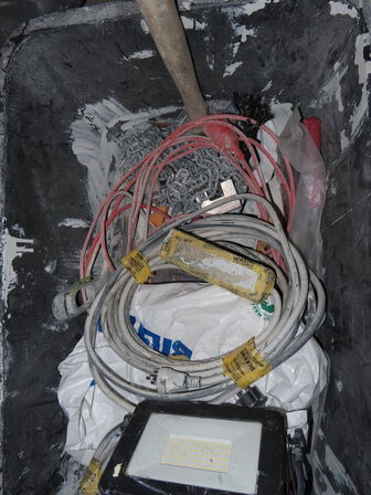 Tøm rummet for værktøj, stiger og materialer