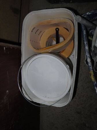 Tøm rummet for værktøj, stiger og materialer