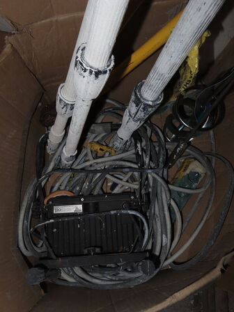 Tøm rummet for værktøj, stiger og materialer