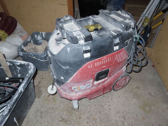 Tøm rummet for værktøj, stiger og materialer