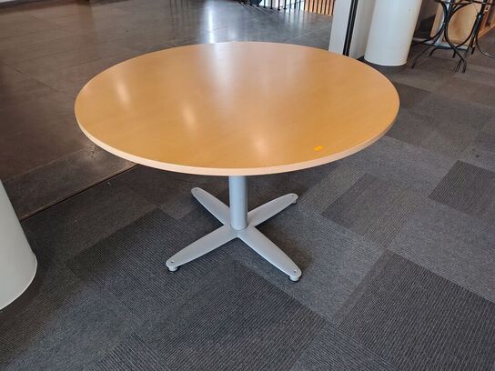 Rundt bord  Ø 110 cm.