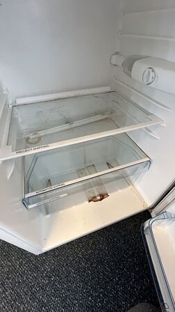 Electrolux køleskab med brugsspor 