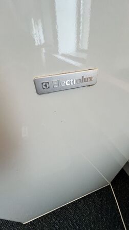 Electrolux køleskab med brugsspor 
