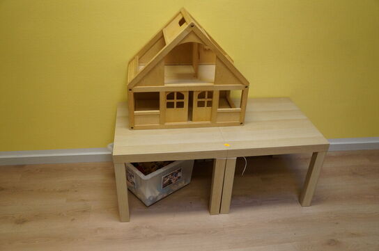 Dukkehus, bord  m.v.