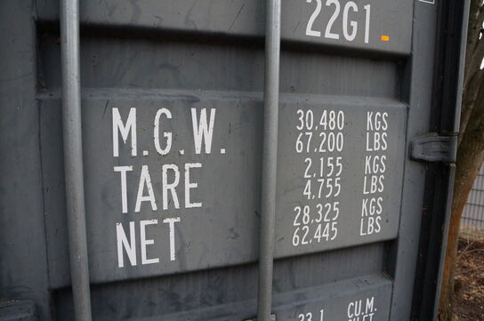 10 fods isoleret container med el.