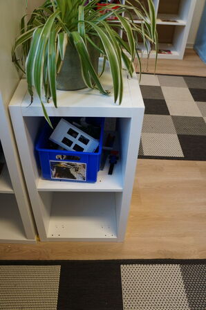 3 stk. reoler inkl. Diverse legetøj, m.v.