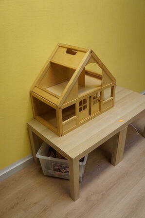 Dukkehus, bord  m.v.