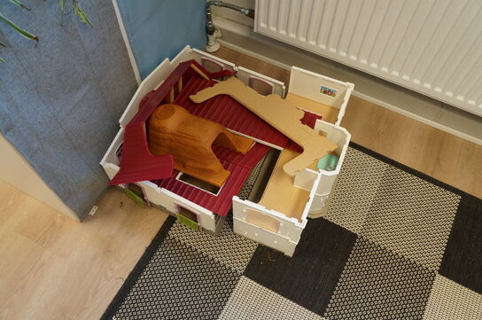 3 stk. reoler inkl. Diverse legetøj, m.v.