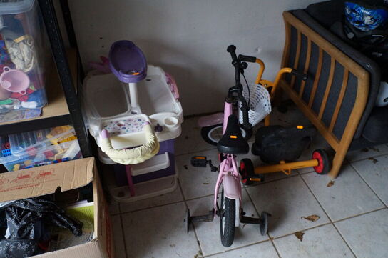 2 stk. cykler & legepuslestation