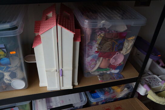 Diverse tæpper, udendørslegetøj, m.v.