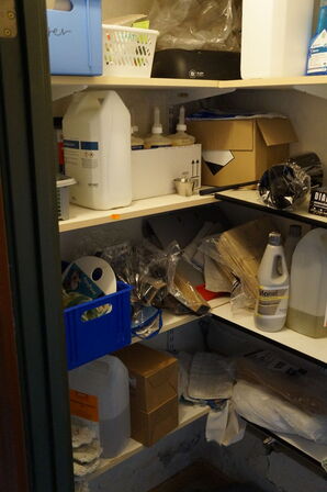 Parti sæbe, rengøringsmidler, m.v.