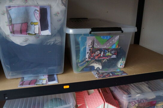 Diverse tæpper, udendørslegetøj, m.v.