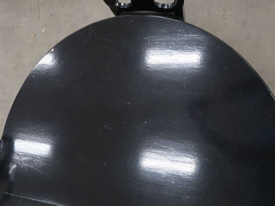 Spisebord med 3 tillægsplader og 10 stk. stole fra LYSBERG, HANSEN & THERP