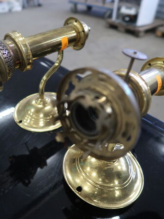 2 stk. Væglamper - mangler glas til den ene