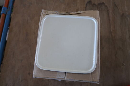 2 kasser (12 pr. stk.) Firkantet Tallerken  KEN STOR KØKKEN 