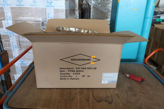 2 kasser (4 pr. stk.) Stegepander DIETA HERES  Menigo