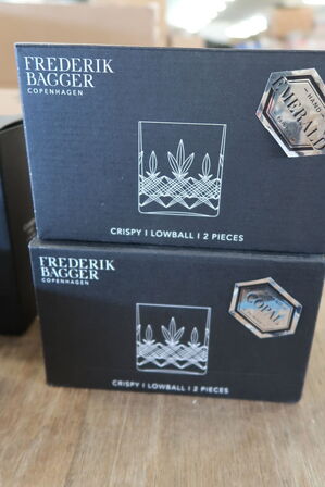 Div. Glas  FREDERIK BAGGER   CRiSPY