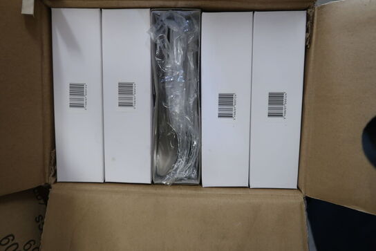 2 kasser (300 pr. stk.) Dessertske  COSMOS