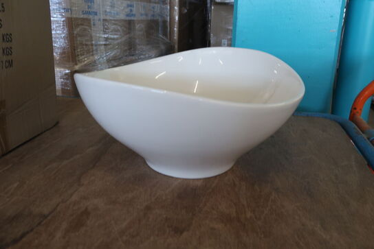 3 kasser (4 pr. stk.) Serveringsskål  hvid porcelæn KEN STORKØKKEN