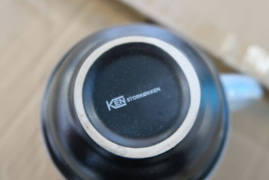 6 kasser (48 pr. stk.) Krus m/hank stabelbar blå 26 cl  KEN STORKØKKEN