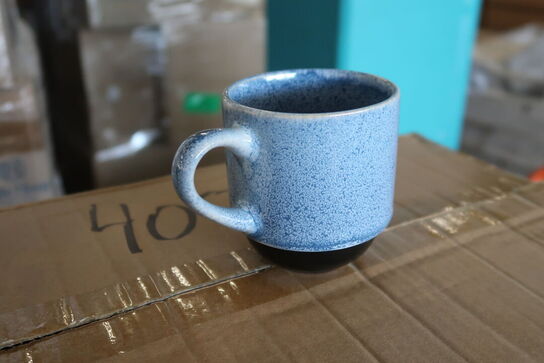 6 kasser (48 pr. stk.) Krus m/hank stabelbar blå 26 cl  KEN STORKØKKEN