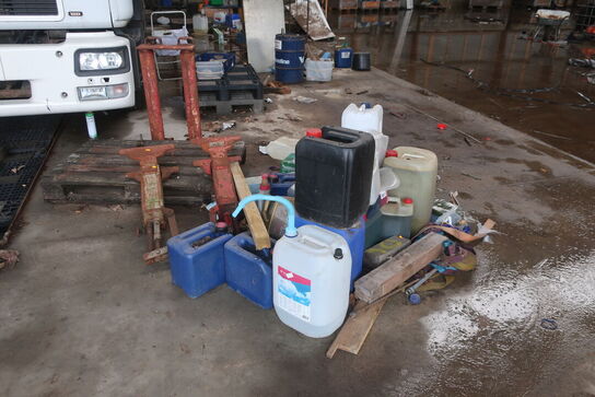 Div. Dunke, haveredskaber, løftestroppe, arbejdsborde, værktøj m.m.