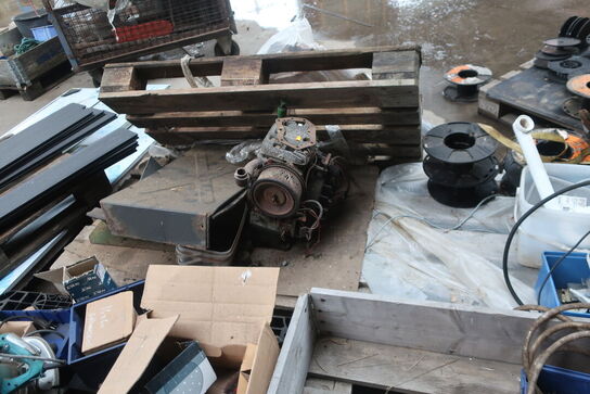 Div. Paller, pallerammer, reservedele, varelager m.m.