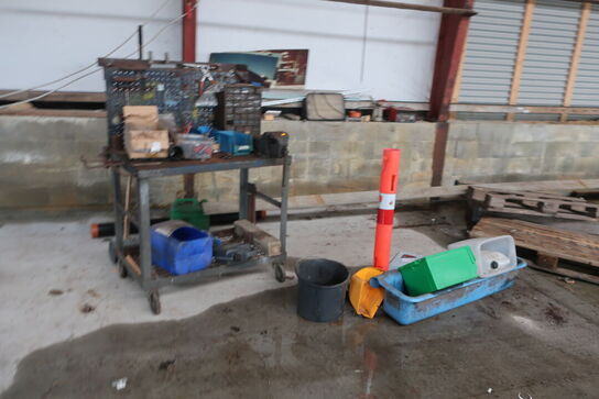 Div. Dunke, haveredskaber, løftestroppe, arbejdsborde, værktøj m.m.