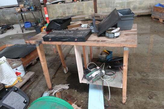 Div. Dunke, haveredskaber, løftestroppe, arbejdsborde, værktøj m.m.