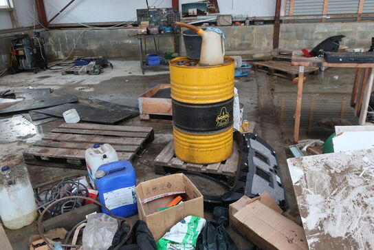 Div. Dunke, haveredskaber, løftestroppe, arbejdsborde, værktøj m.m.