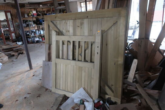 Div. Træ, hegn, værktøj, løftestroppe, buskrydder m.m.