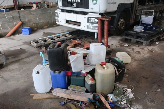 Div. Dunke, haveredskaber, løftestroppe, arbejdsborde, værktøj m.m.