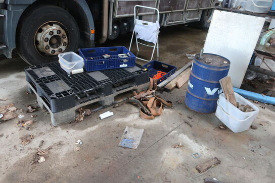 Div. Dunke, haveredskaber, løftestroppe, arbejdsborde, værktøj m.m.