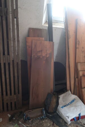 Div. Træ, hegn, værktøj, løftestroppe, buskrydder m.m.