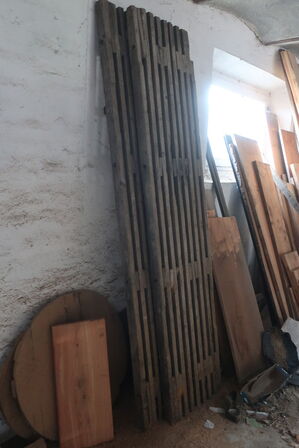 Div. Træ, hegn, værktøj, løftestroppe, buskrydder m.m.