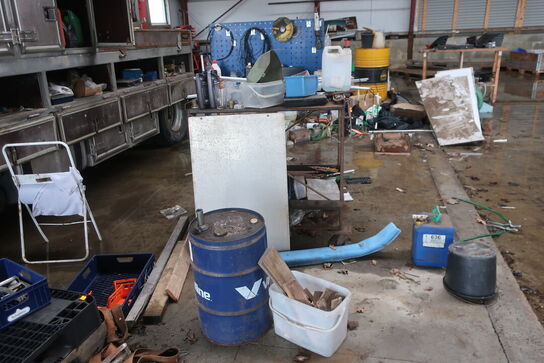 Div. Dunke, haveredskaber, løftestroppe, arbejdsborde, værktøj m.m.