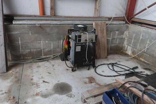 Div. Dunke, haveredskaber, løftestroppe, arbejdsborde, værktøj m.m.