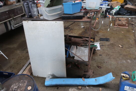 Div. Dunke, haveredskaber, løftestroppe, arbejdsborde, værktøj m.m.