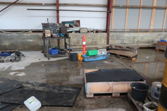 Div. Dunke, haveredskaber, løftestroppe, arbejdsborde, værktøj m.m.