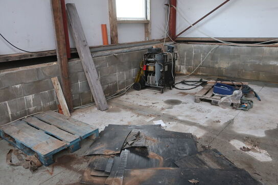 Div. Dunke, haveredskaber, løftestroppe, arbejdsborde, værktøj m.m.