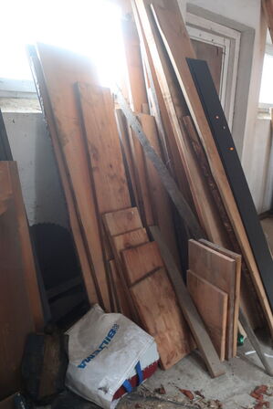 Div. Træ, hegn, værktøj, løftestroppe, buskrydder m.m.