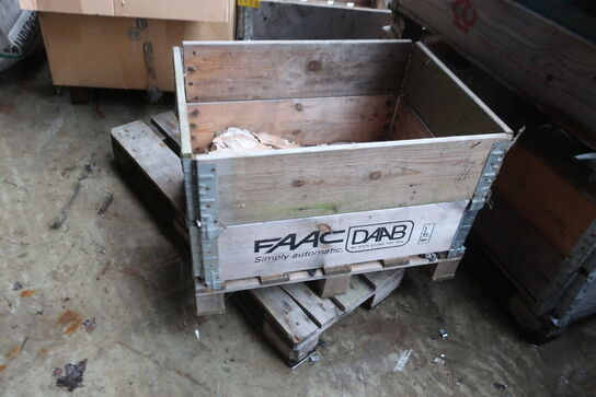 Div. Paller, pallerammer, reservedele, varelager m.m.