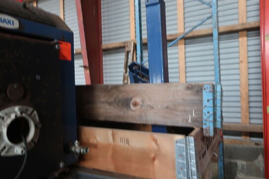 Brændefyr BAXI Solo Innova 20 STD, Div. Paller med indhold, fælge med dæk m.m.