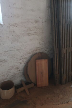 Div. Træ, hegn, værktøj, løftestroppe, buskrydder m.m.