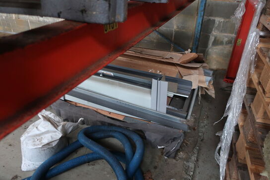 Brændefyr BAXI Solo Innova 20 STD, Div. Paller med indhold, fælge med dæk m.m.